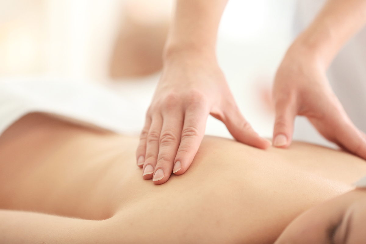 You are currently viewing How a Massage can Improve your Spine Health
