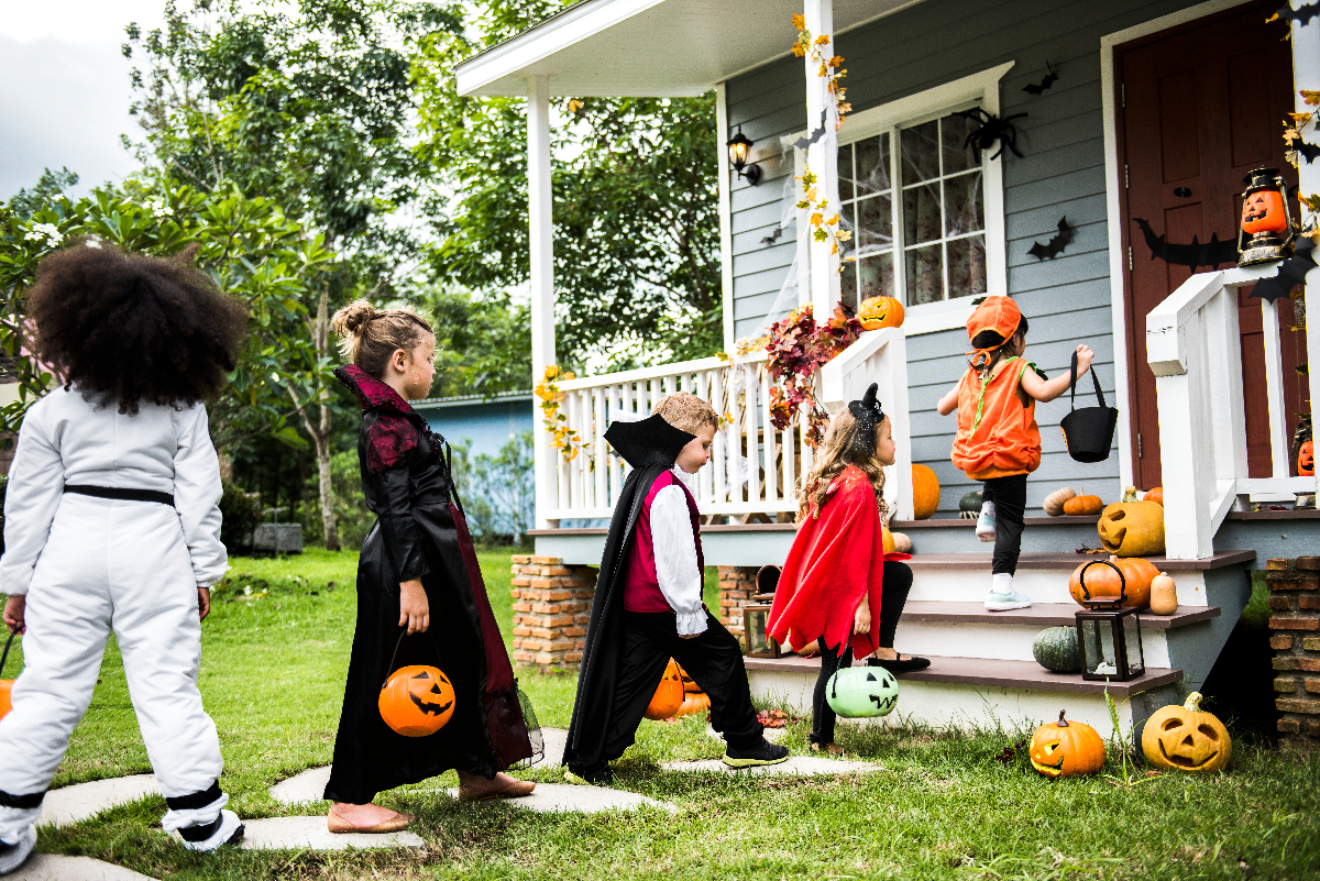 Read more about the article How to prevent back pain when trick-or-treating