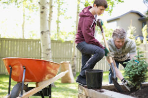 Read more about the article Preventing back pain when doing yard work