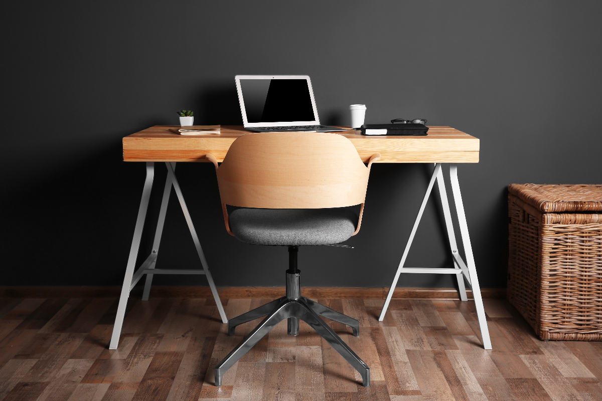 Read more about the article Use ergonomic furniture to prevent back pain