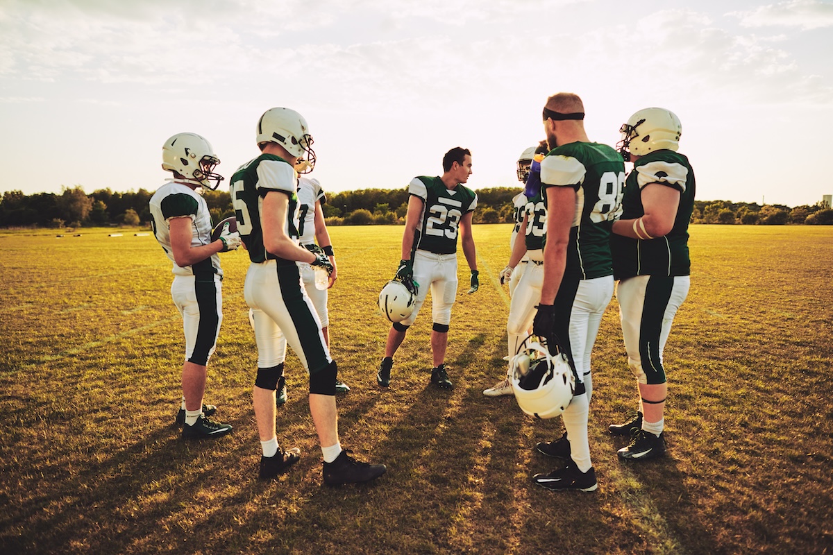 Read more about the article The Connection Between Sports and Spinal Injuries