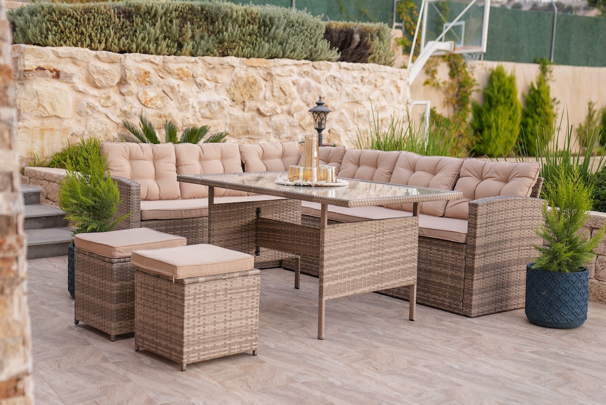 How to Choose Spine-Friendly Outdoor Furniture