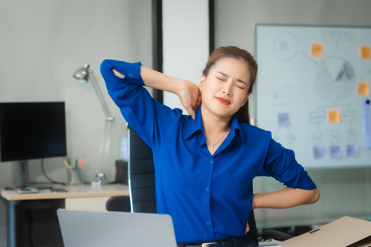 Read more about the article Posture Myths Debunked: What Really Hurts Your Spine?