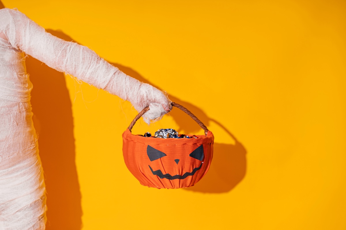 Read more about the article Trick-or-Treat Without the Ache: Back Pain Prevention Tips